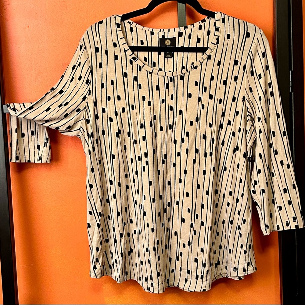 💚💚5/$25💚💚 JM Collection Petite Large Abstract Dot Stripe Top